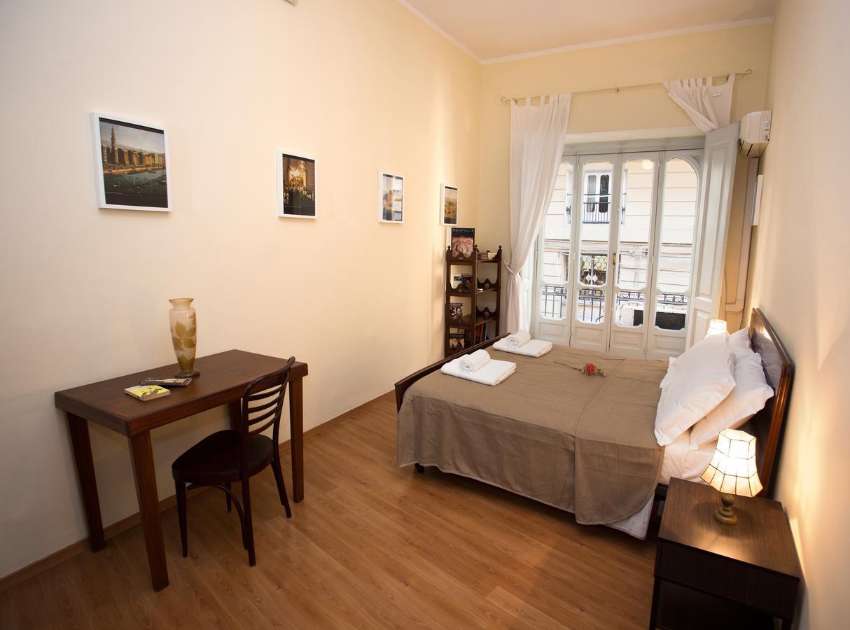 Nana Group - Restaurant And Budget Apartments On The Street Of Museums Napoli